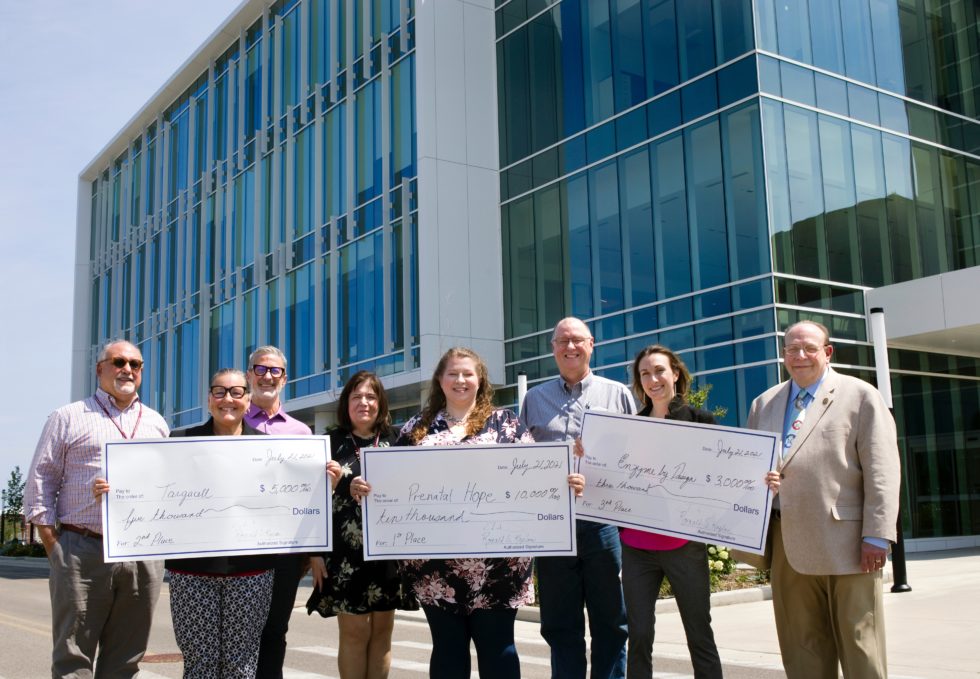 Image for Rosalind Franklin University And The SmartHealth Activator Host Inaugural Biotech Business Plan Competition: Three Women Executives Win top Awards